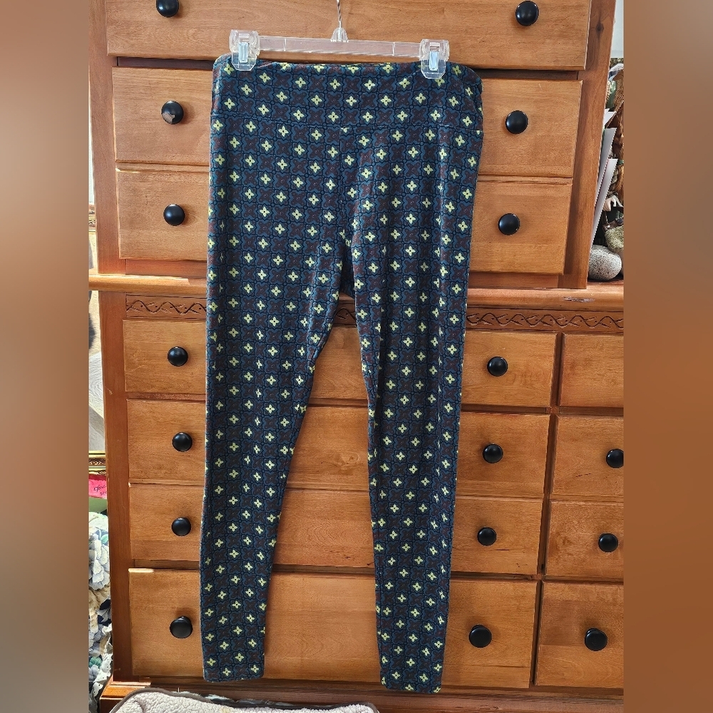 LuLaRoe Star Patterned Pants